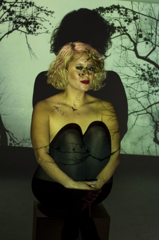 dj katie otro by lena weiss